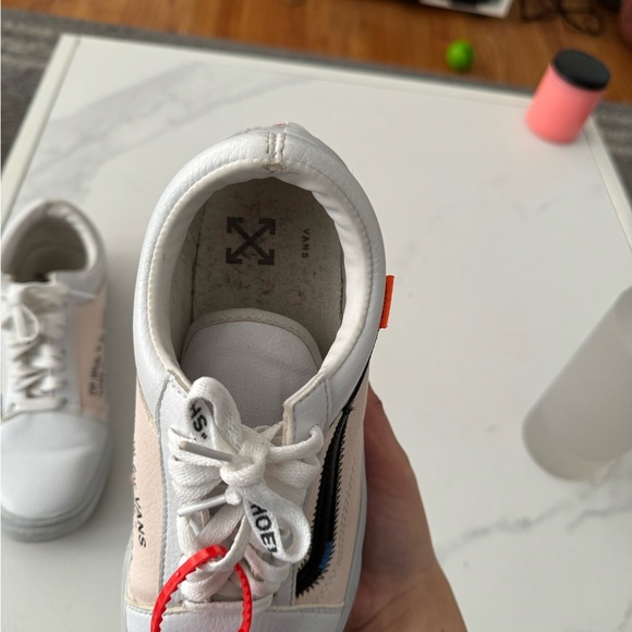 custom vans - Picture 5 of 5